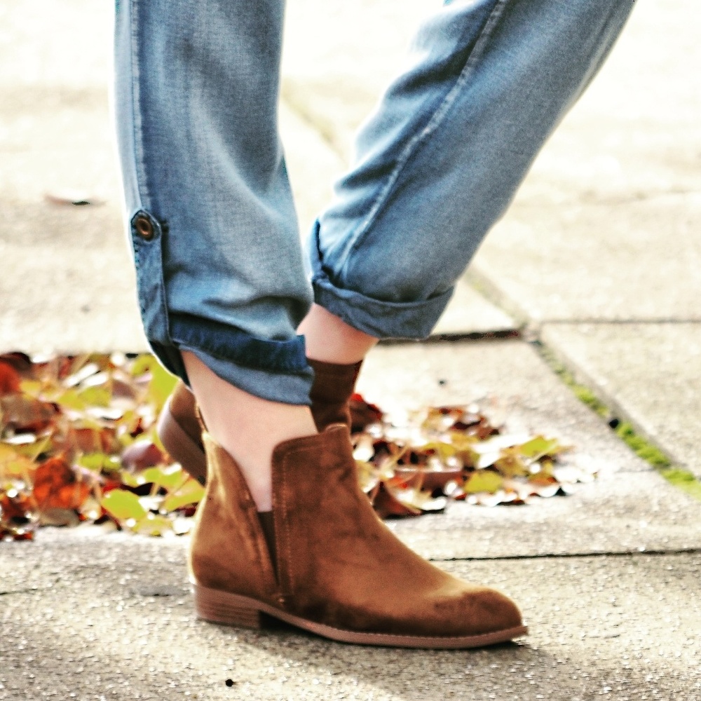 Sueded Side Slit Boot